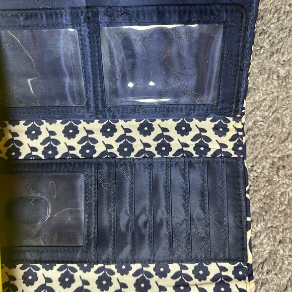 Vera Bradley Wallet Navy Magnetic Closures Cream Floral - Picture 4 of 4